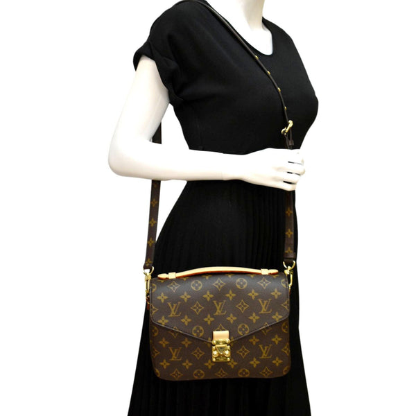 LOUIS VUITTON Metis Pochette Monogram Canvas Crossbody Bag Brown