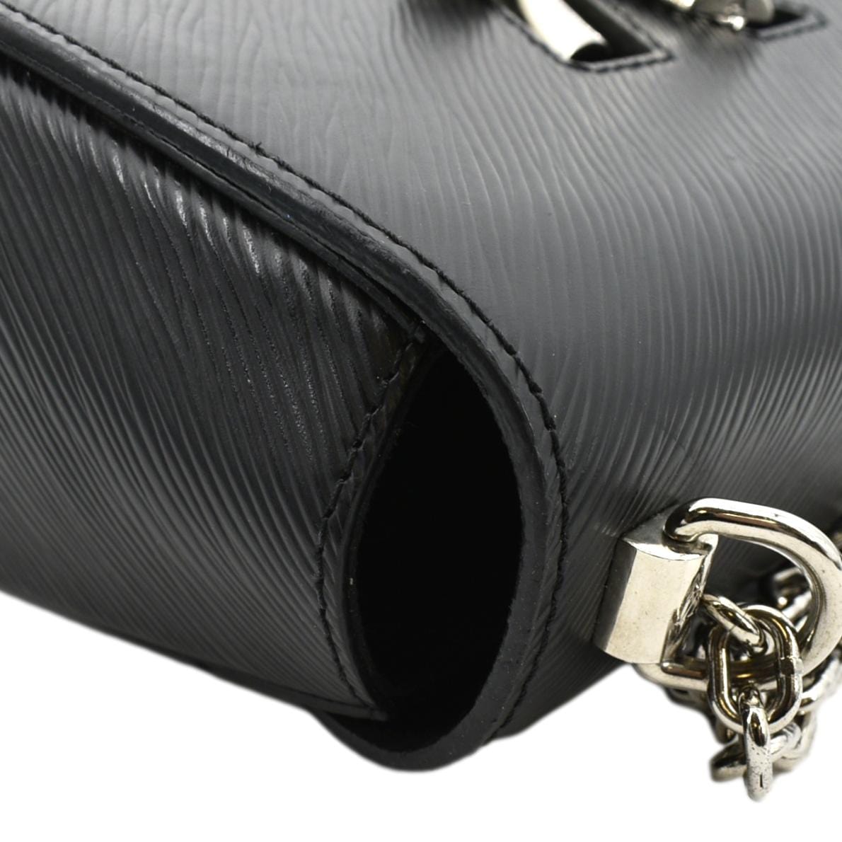 LOUIS VUITTON Twist Patent Shoulder bag in Black Patent leather