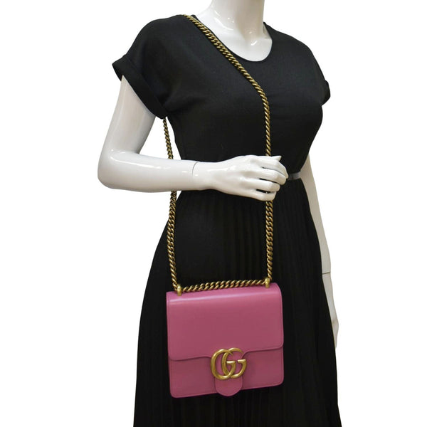 GUCCI Chic Elegance Top Handle Shoulder lather Bag Black with body view