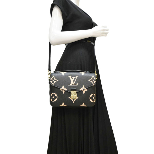 LOUIS VUITTON Pochette Empreinte Leather Crossbody Bag Bicolor dummy look