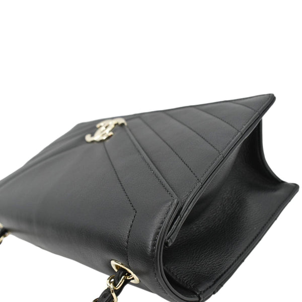 CHANEL CC Flap Chevron Stitched Leather Shoulder Bag Black