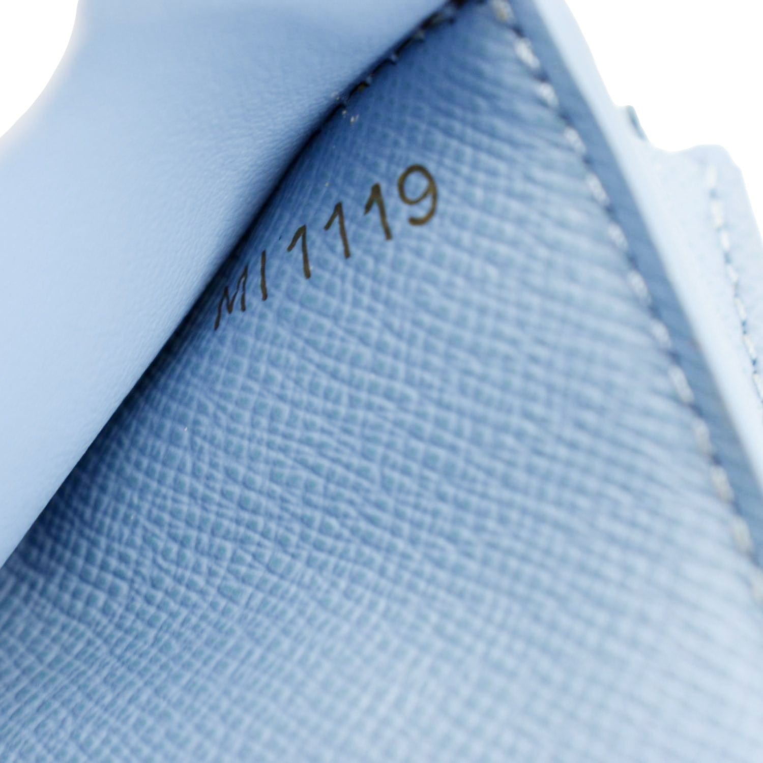  Louis Vuitton, Pre-Loved Blue Leather & Damier Azur Canvas Zoe  Wallet, Blue : Luxury Stores