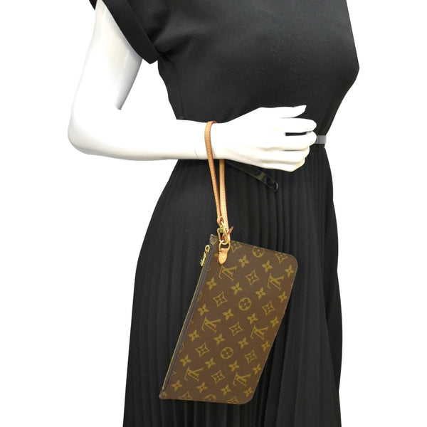 LOUIS VUITTON Neverfull Monogram Canvas Pochette Wristlet Pouch Brown