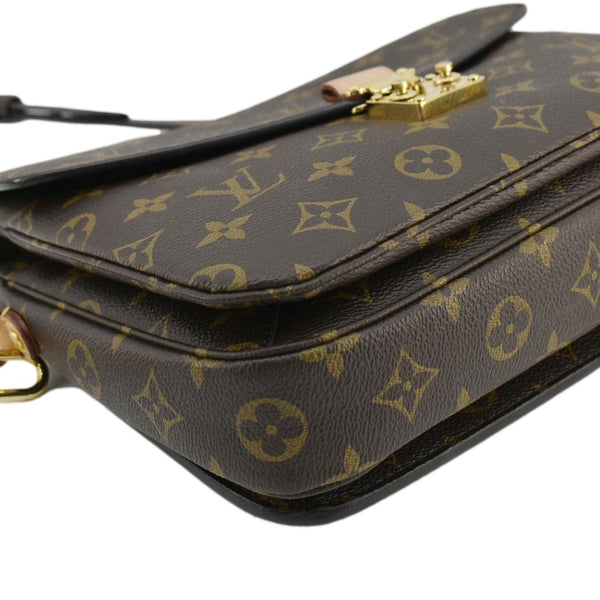 LOUIS VUITTON Metis Pochette Monogram Canvas Crossbody Bag Brown