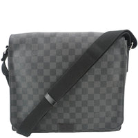 LOUIS VUITTON District Messenger Damier Graphite Messenger Bag Black