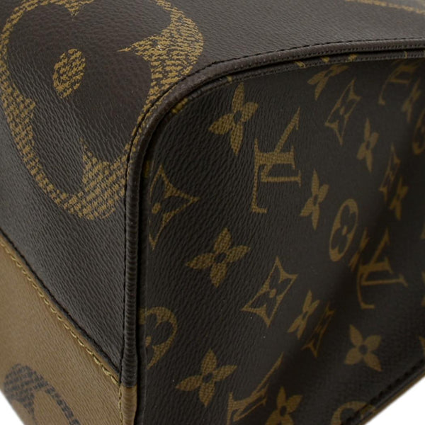 LOUIS VUITTON Onthego MM Giant Monogram Canvas Tote Shoulder Bag Brown