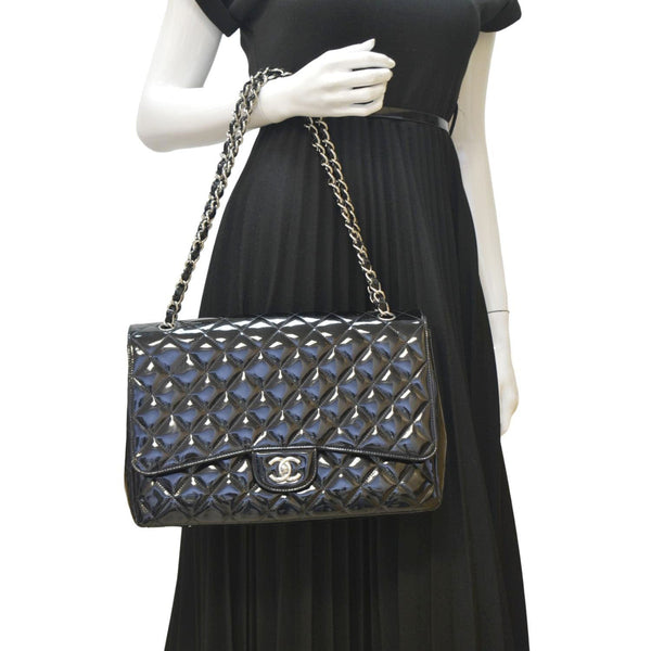 CHANEL Classic Maxi Single Flap Patent Leather Shoulder Bag Black