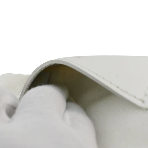 LOUIS VUITTON New Wave Multi Pochette Leather Chain Shoulder Bag White