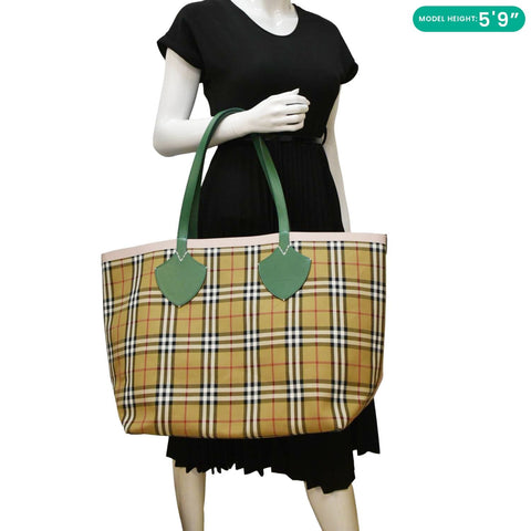 BURBERRY Giant Reversible Large Tote Bag Multicolor dummy look