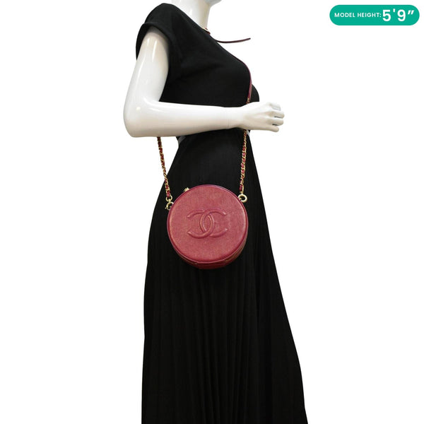 CHANEL Round As Earth Leather Crossbody dummy look