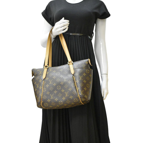 LOUIS VUITTON Totally PM Tote Bag Brown dummy look