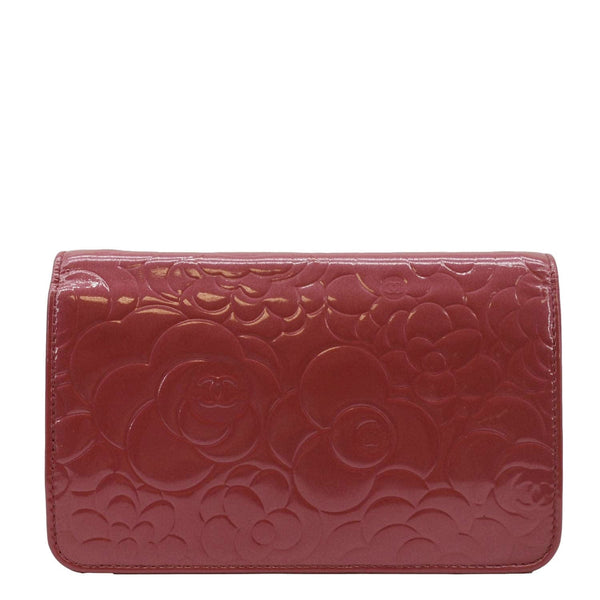 CHANEL Camellia Wallet  Crossbody Bag Pink back look
