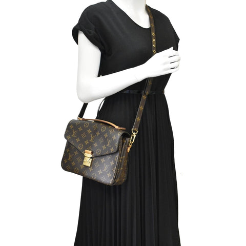 LOUIS VUITTON Metis Pochette Monogram Canvas Crossbody Bag Brown