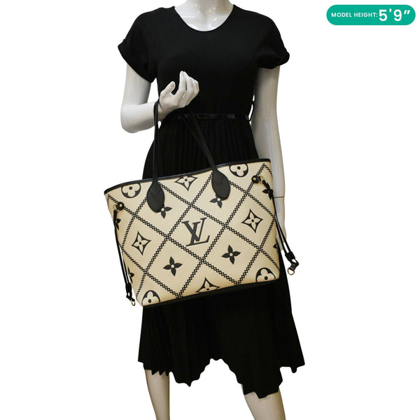 LOUIS VUITTON Broderies Neverfull MM Giant Empreinte  dummy look