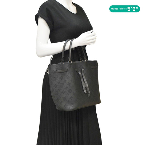 LOUIS VUITTON Girolata Monogram Mahina Leather Shoulder Bag Black