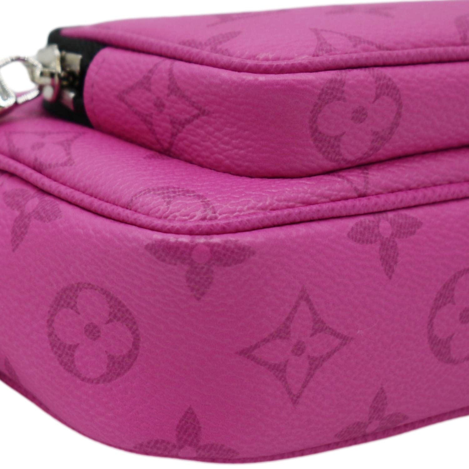 LOUIS VUITTON Outdoor Taigarama Pink Pouch |