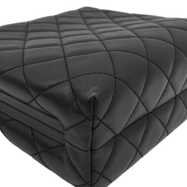 CHANEL CC Kisslock Box Lambskin Leather Chain Shoulder Bag Black