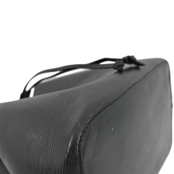 LOUIS VUITTON NeoNoe Shoulder Black bag Epi leather with lower right side corner view