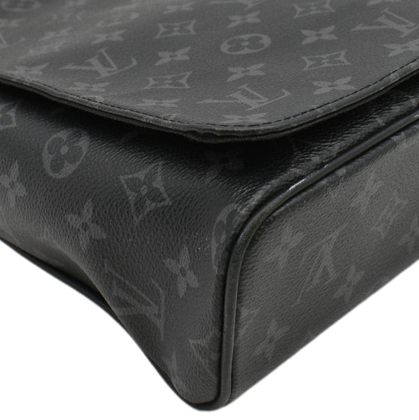 LOUIS VUITTON District MM Monogram Eclipse Messenger Bag Black
