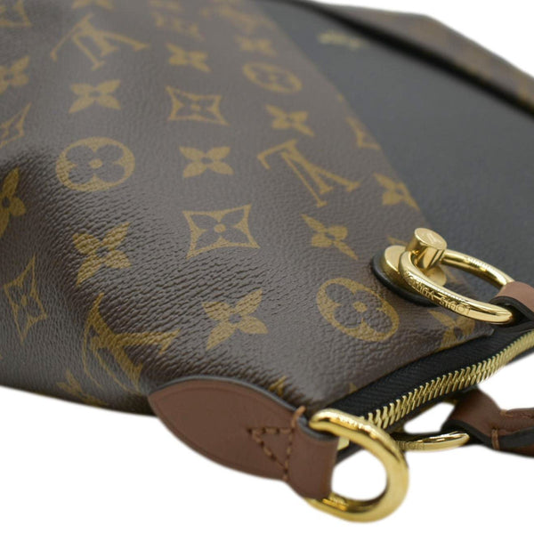 LOUIS VUITTON Brown Shoulder Bag  front right border view