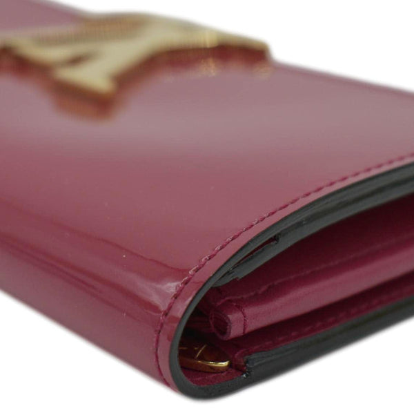 LOUIS VUITTON Black leather bucket bag with drawstring closure