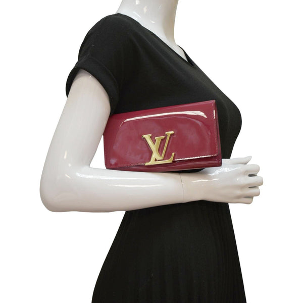 LOUIS VUITTON Red leather wallet with gold logo bag