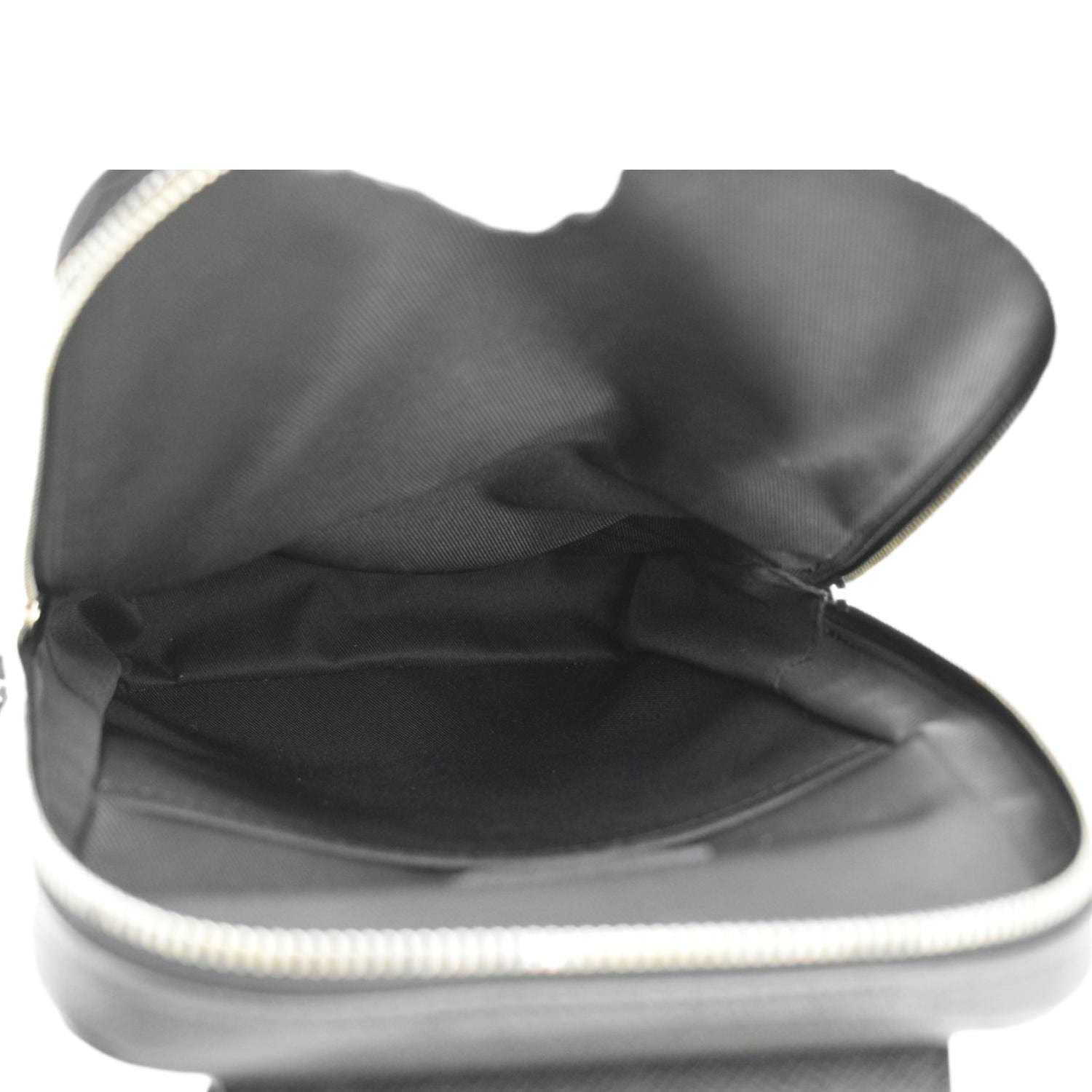 難あり 新品未使用 Louis Vuitton TAIGA ショルダーバッグ LOUIS VUITTON Avenue Sling Taiga Leather Crossbody Bag Black