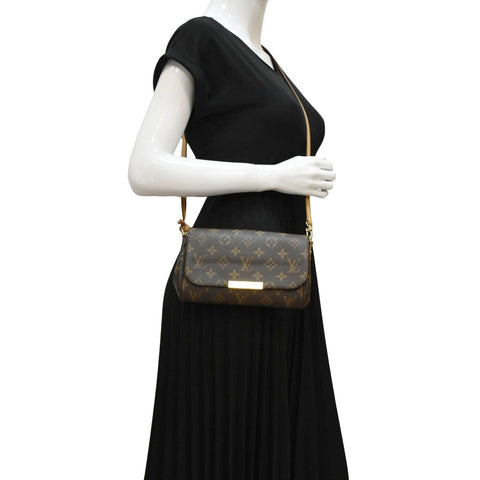 LOUIS VUITTON Favorite PM Monogram Canvas Shoulder Bag Brown dumy look