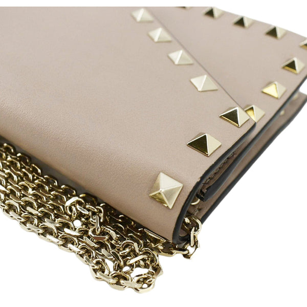 VALENTINO Rockstud Envelope Leather Chain Crossbody Bag Taupe