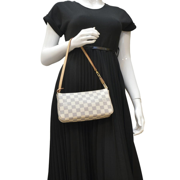 LOUIS VUITTON Damier Azur Pochette Accessories Pouch White