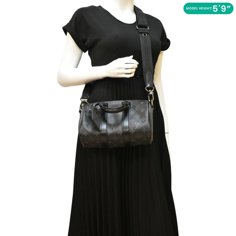 LOUIS VUITTON Keepall 25 Bandouliere Monogram Eclipse Reverse Canvas dummy look