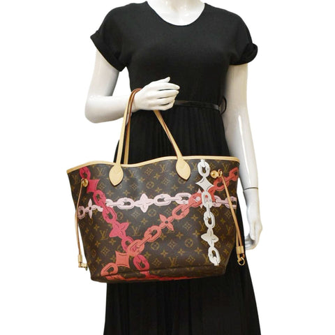 LOUIS VUITTON Neverfull MM Bay Chain Monogram Canvas Tote Bag Fuchsia