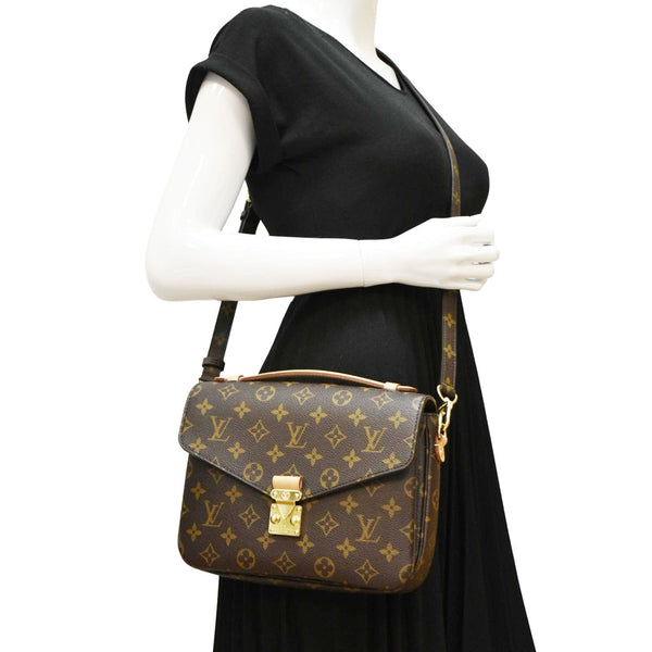 LOUIS VUITTON Metis Pochette Monogram Canvas Crossbody Bag Brown
