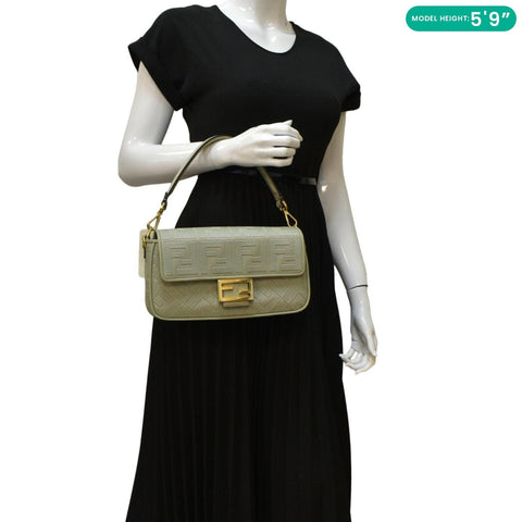 FENDI Baguette Leather Mintgreen dummy look