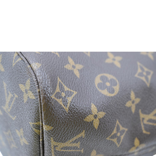 LOUIS VUITTON Brown Shoulder Bag LOUIS VUITTON Brown Shoulder Bag lower end roght look