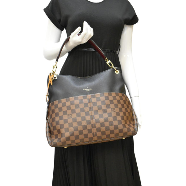 LOUIS VUITTON Noir Shoulder Bag  dummy look