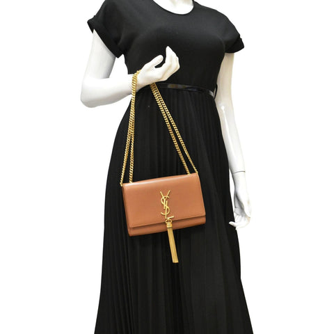 YVES SAINT LAURENT Chain Clutch Crossbody Bag Tan  dummy look