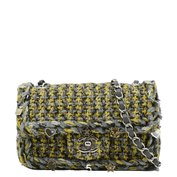 CHANEL mall Flap Crossbody Bag Multicolo front look