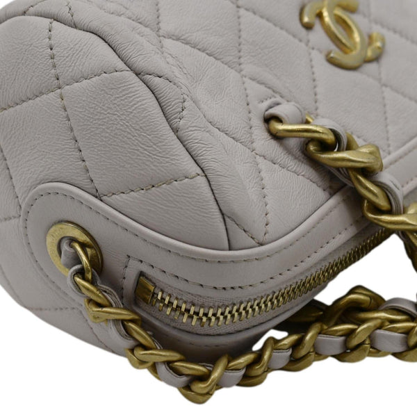  CHANEL mall Quilted Leather Crossbody Bag Light Pink upper left corner look 
