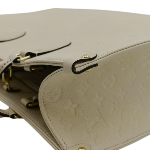 LOUIS VUITTON Cream leather Tote Bag lower right side look