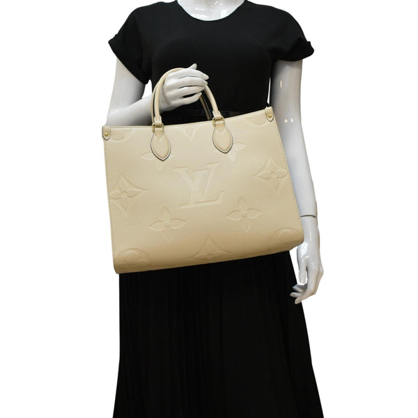LOUIS VUITTON Cream leather Tote Bag dummy look
