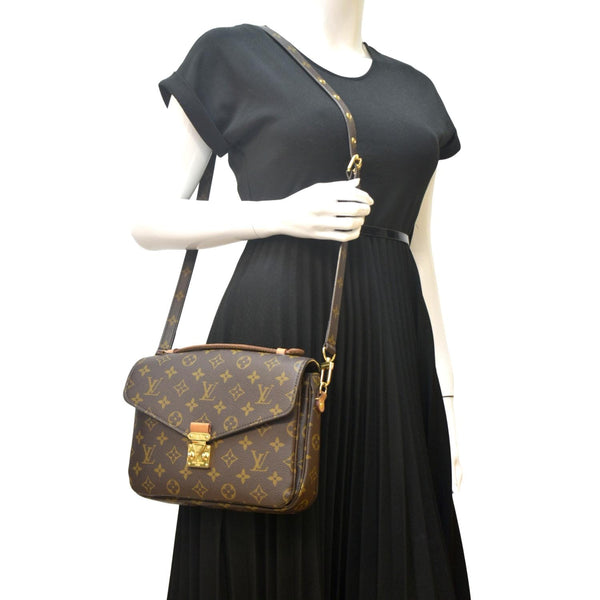 LOUIS VUITTON  Metis Pochette Monogram Canvas Crossbody Bag Brown