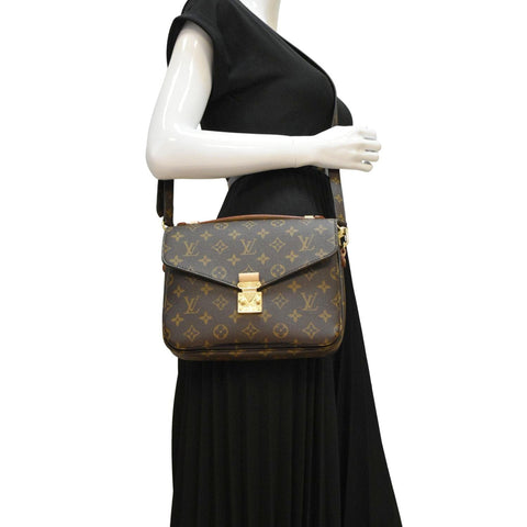 LOUIS VUITTON  Metis Pochette Monogram Canvas Crossbody Bag Brown