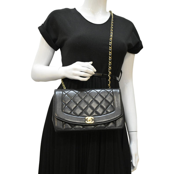HANEL Diana Flap Vintage Quilted Leather Shoulder Bag Black dummy look