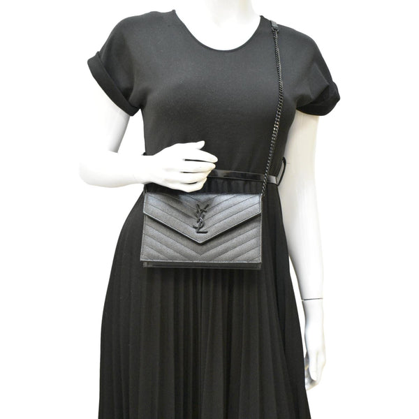 YVES SAINT LAURENT Grain De Poudre Crossbody Chain Bag Black dummy look