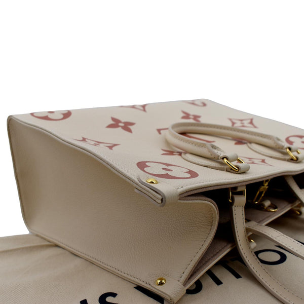 LOUIS VUITTON Onthego MM Giant Monogram Leather Shoulder Bag Bicolor