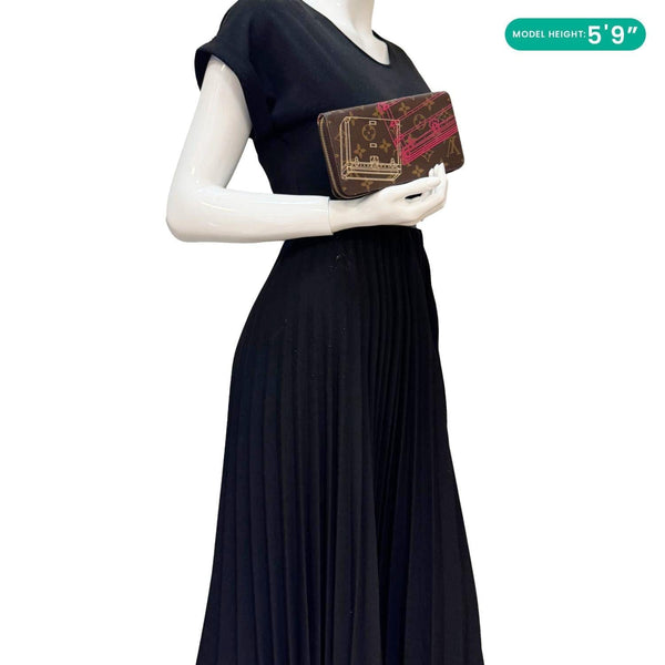 LOUIS VUITTON Christmas Animation Monogram Canvas Zippy Wallet Brown