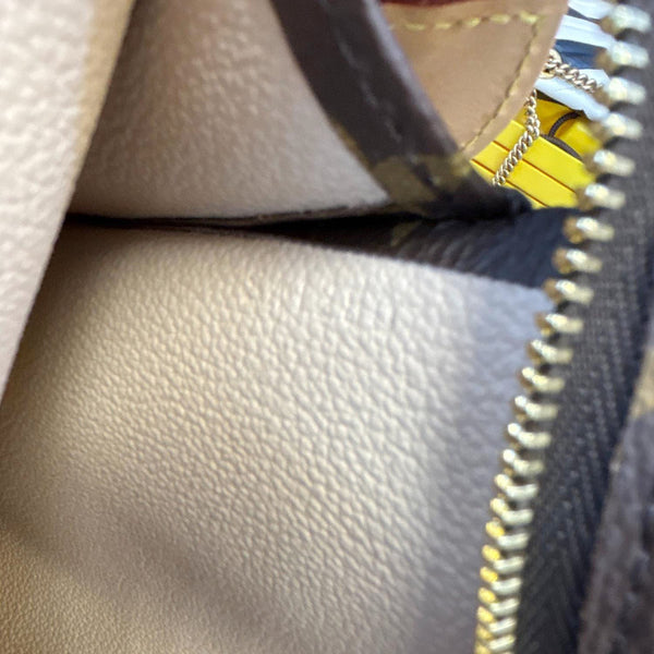 LOUIS VUITTON Toiletry Pouch 26 Monogram Canvas Clutch Brown