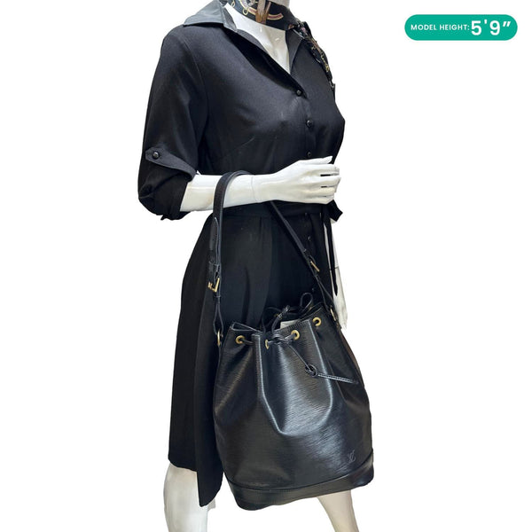 LOUIS VUITTON Noe Epi Leather Bucket Bag Black