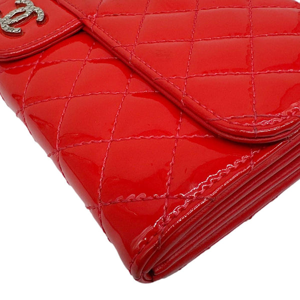 CHANEL Brilliant East West Flap Patent Calfskin Quilted Leather Shoulder Bag Red